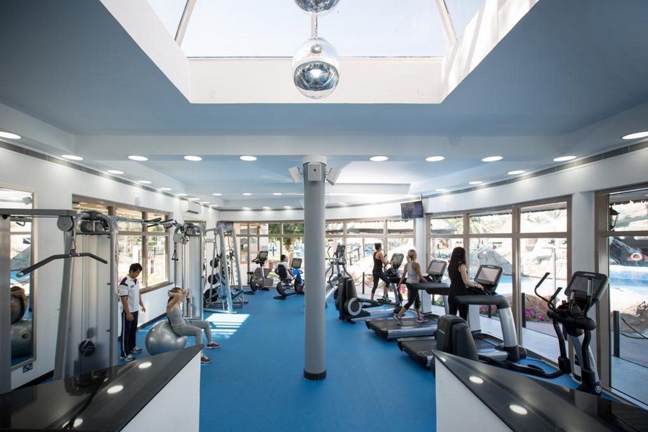 Danat Al Ain Resort Exterior foto The gym at the University of Roehampton