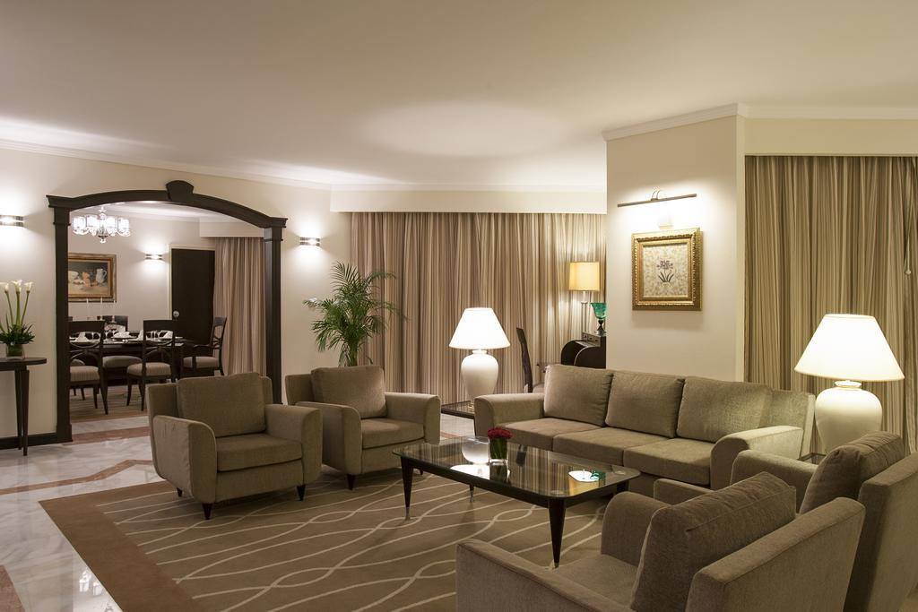 Danat Al Ain Resort Exterior foto A living room