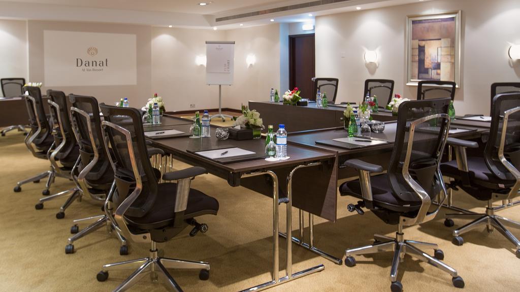 Danat Al Ain Resort Exterior foto Meeting room at the hotel